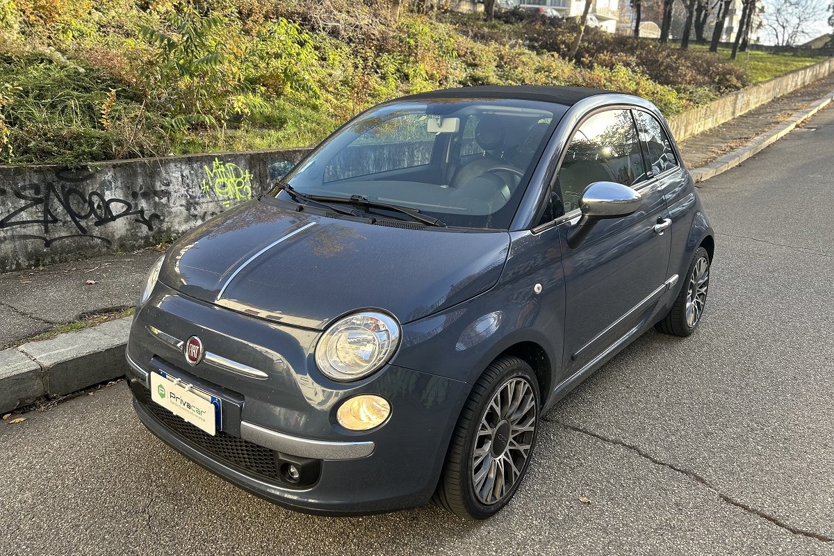 Logo FIAT 500 L in metallo - Accessori Auto In vendita a Torino