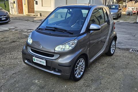 smart fortwo 1000 52 kW MHD coupé passion: prezzo e scheda tecnica 