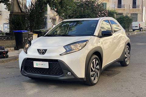 Toyota Aygo X 1.0 Vvt-i 72 Cv 5 Porte Lounge S-cvt in vendita a Messina