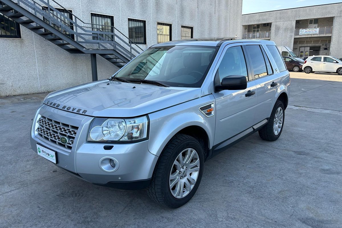 Land Rover Freelander 2.2 Td4 S.w. Hse in vendita a Latina