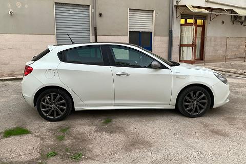 Alfa Romeo Giulietta 1.4 Turbo 120 Cv Gpl Veloce in vendita a Bisceglie