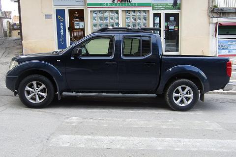 NISSAN Navara Navara 2.5 dci 4 porte double cab le Usata a Brescia