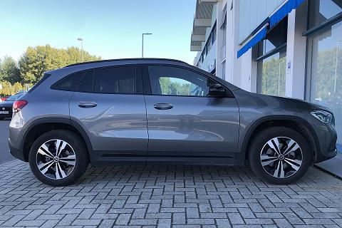 Mercedes Gla 180 D Automatic Sport Plus in vendita a Lucca