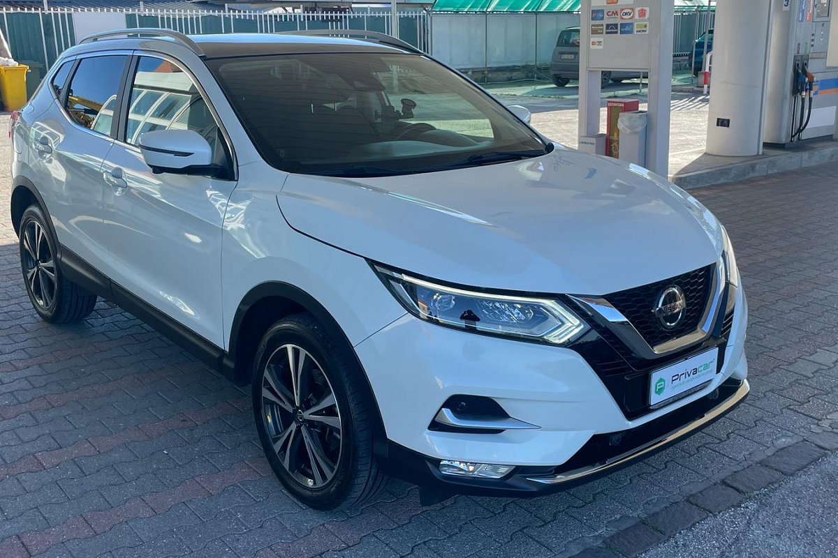 Nissan Qashqai 1.6 Dci 2wd N-connecta in vendita a Crema