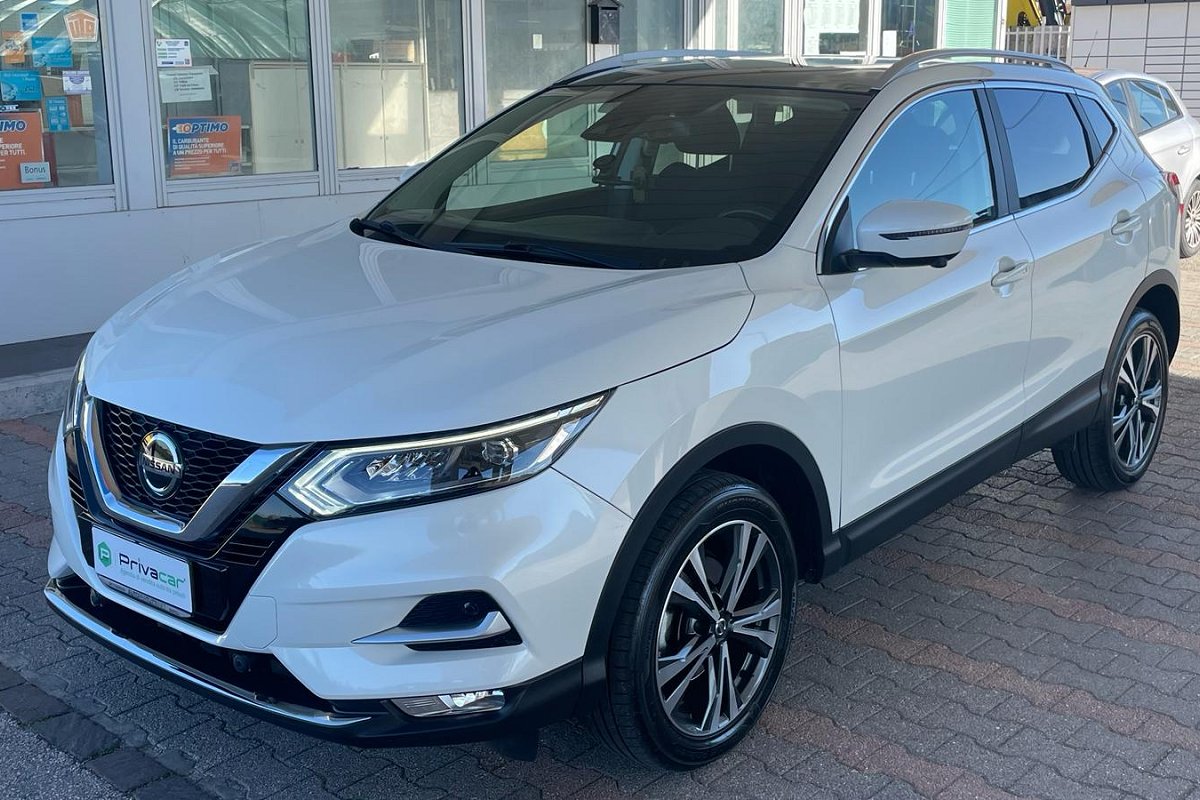 Nissan Qashqai 1.6 Dci 2wd N-connecta in vendita a Crema