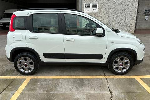 Fiat Panda 1.3 Mjt 95 Cv S&s 4x4 in vendita a Latina