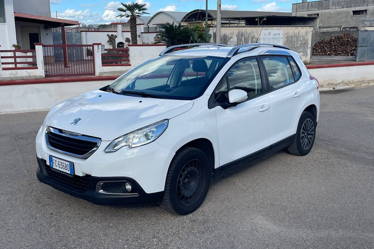 Peugeot 2008 Bluehdi 75 Active in vendita a Lecce